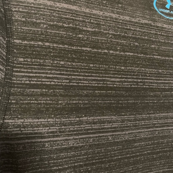 Under Armour black t-shirt strapped gray size small - Picture 5 of 5